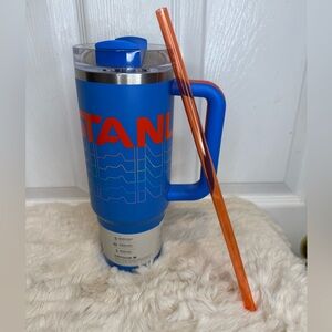 STANLEY AZURE REVERB 30 OZ
QUENCHER H2.0 FLOW-STATE TUMBLER